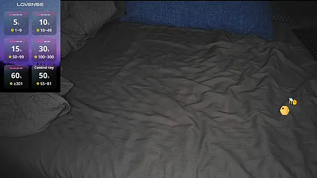 Snapshot of teaser4_ chatting on 11.20.25 teaser4 online show from 11.20.25