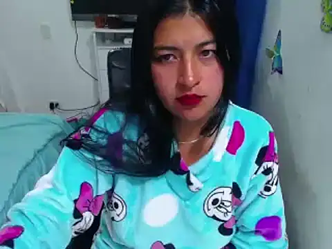 Snapshot of Yunhot_ chatting on 02.13.25 Yunhot online show from 02.13.25