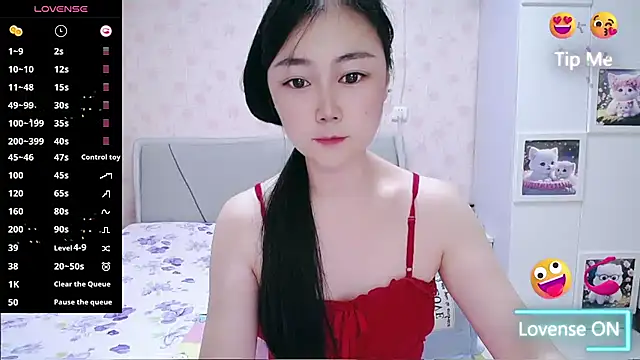 Snapshot of Elvira_baby chatting on 06.06.26 Elvira baby online show from 06.06.26