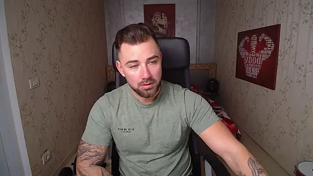 Snapshot of DuncanStone chatting on 12.23.24 DuncanStone online show from 12.23.24