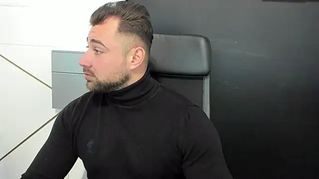 Snapshot of DuncanStone chatting on 02.19.25 DuncanStone online show from 02.19.25