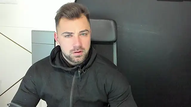 Snapshot of DuncanStone chatting on 02.20.25 DuncanStone online show from 02.20.25