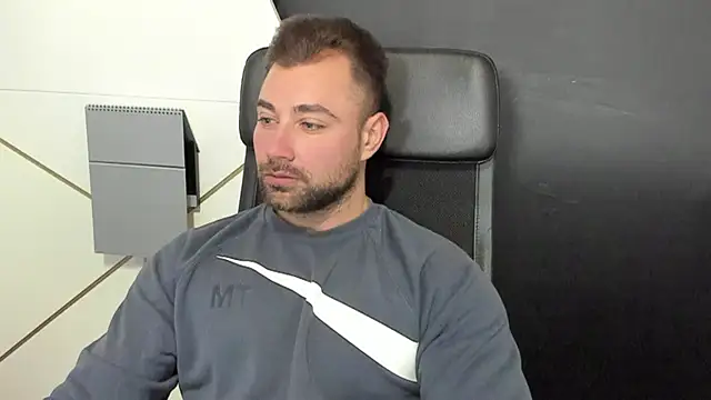 Snapshot of DuncanStone chatting on 03.16.25 DuncanStone online show from 03.16.25