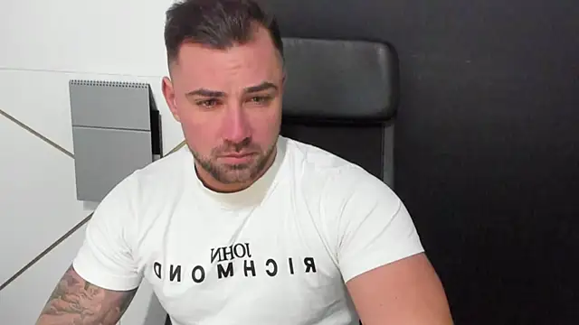 Snapshot of DuncanStone chatting on 03.21.25 DuncanStone online show from 03.21.25