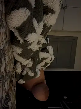 Snapshot of manuelala chatting on 12.08.24 manuelala online show from 12.08.24