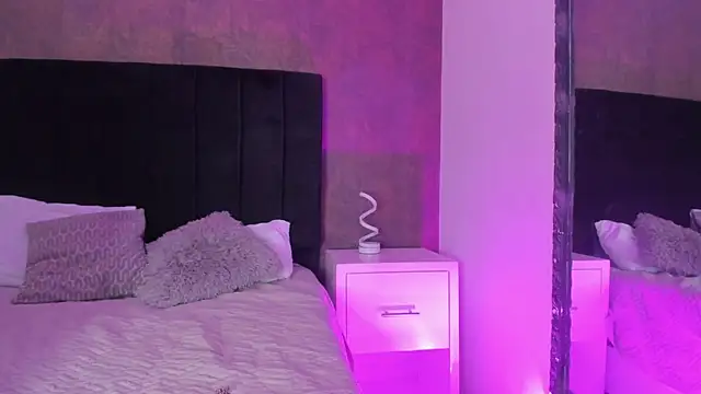 CamileHolmes online show from 01.13.25