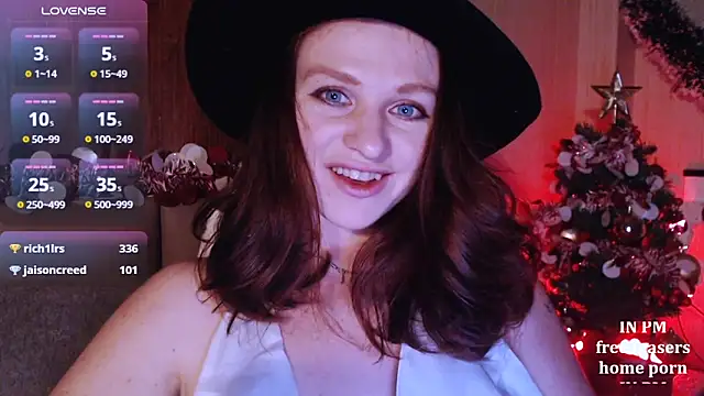 Snapshot of Cassie_Wild chatting on 12.11.24 Cassie Wild online show from 12.11.24