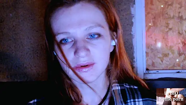 Snapshot of Cassie_Wild chatting on 10.20.25 Cassie Wild online show from 10.20.25