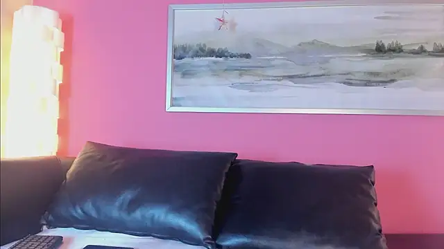 Tiffanysurez  online show from 01.16.26