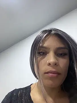 Tiffanysurez  online show from 02.19.26