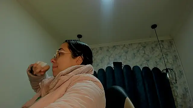 nalalye cruzz  online show from 11.06.25