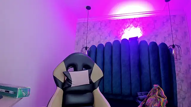 nalalye cruzz  online show from 01.08.26