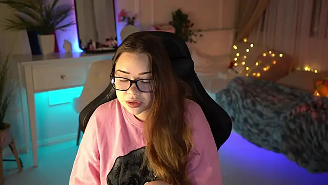 VixenMia online show from 02.07.25