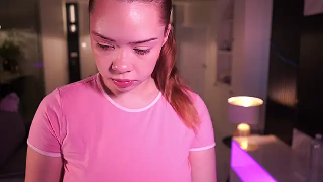 VixenMia online show from 10.15.25