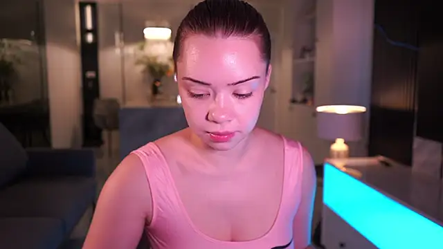 VixenMia online show from 10.21.25