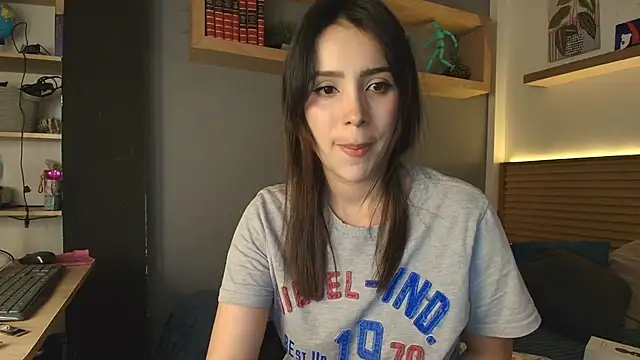 Snapshot of alicewilloww chatting on 10.10.25 alicewilloww online show from 10.10.25