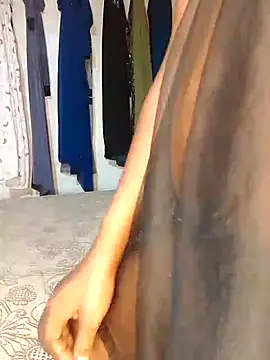 NicRaisaa online show from 02.19.25