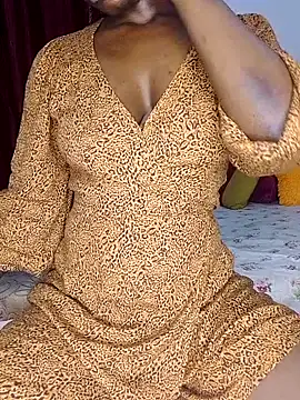 NicRaisaa online show from 11.10.25