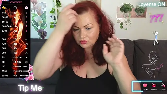 Snapshot of TracyMilf chatting on 06.18.26 TracyMilf online show from 06.18.26