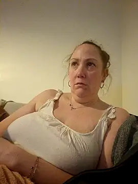 Wisie Cutie online show from 02.17.25