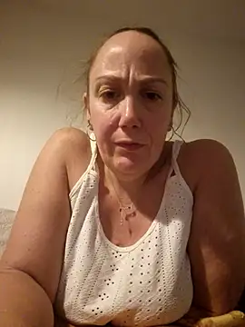 Wisie Cutie online show from 11.02.25