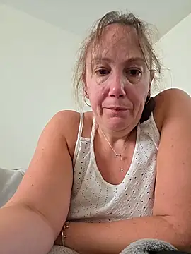 Snapshot of Wisie_Cutie chatting on 05.16.26 Wisie Cutie online show from 05.16.26