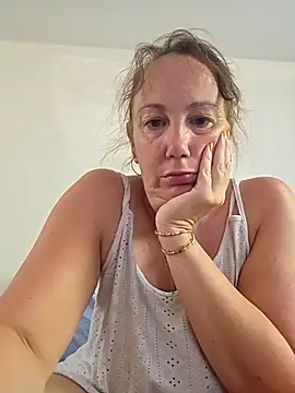 Snapshot of Wisie_Cutie chatting on 06.27.26 Wisie Cutie online show from 06.27.26