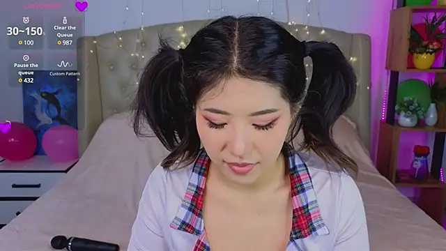 Snapshot of Wendy__Hills chatting on 02.01.25 Wendy Hills online show from 02.01.25