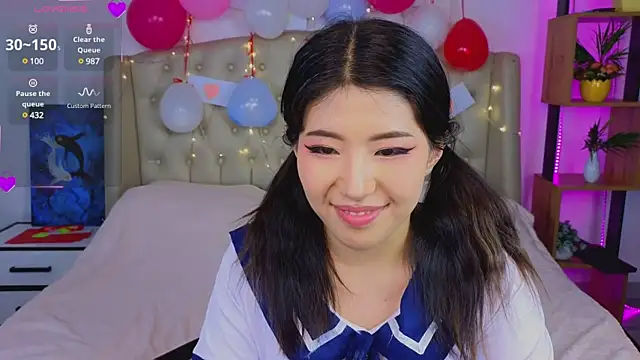 Snapshot of Wendy__Hills chatting on 02.08.25 Wendy Hills online show from 02.08.25