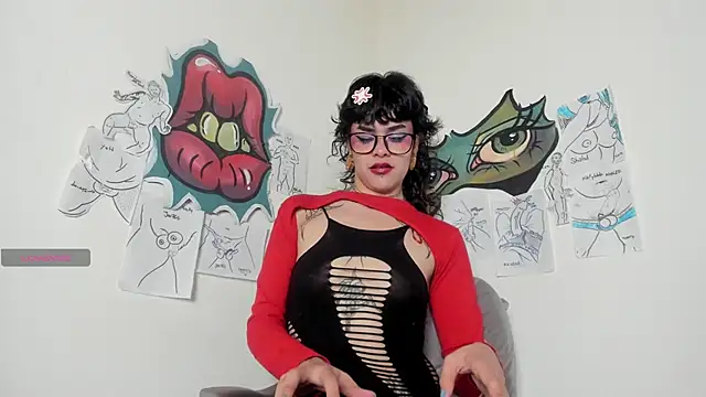 Snapshot of trinitty chatting on 06.28.26 trinitty online show from 06.28.26