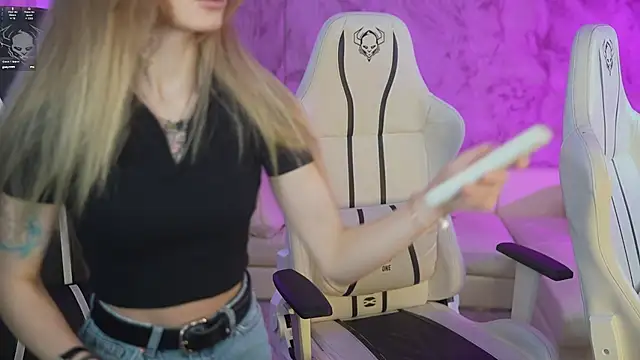 Snapshot of Kisasolo chatting on 03.05.25 Kisasolo online show from 03.05.25