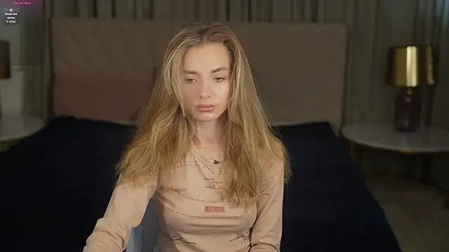 Snapshot of Kisasolo chatting on 09.14.25 Kisasolo online show from 09.14.25