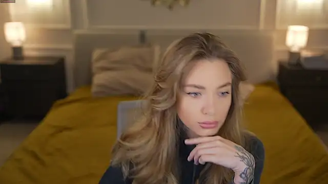 Snapshot of Kisasolo chatting on 09.30.25 Kisasolo online show from 09.30.25