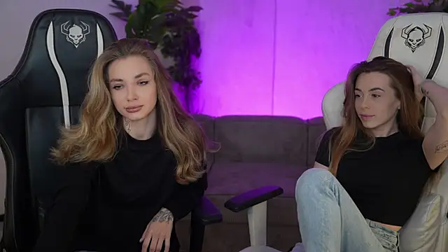 Snapshot of Kisasolo chatting on 10.04.25 Kisasolo online show from 10.04.25