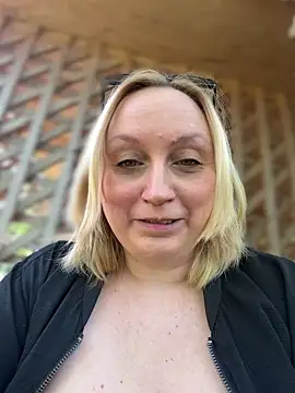 Snapshot of BBW_Nora chatting on 04.24.26 BBW Nora online show from 04.24.26