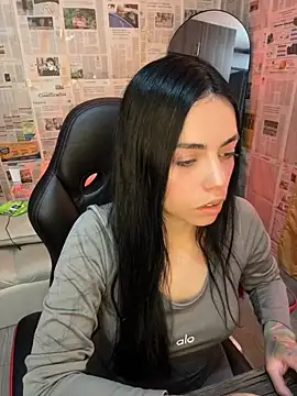 i am nina  online show from 04.16.26