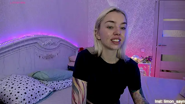 LillyMoure  online show from 09.12.25