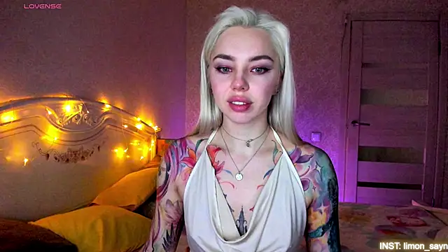 LillyMoure  online show from 03.24.26