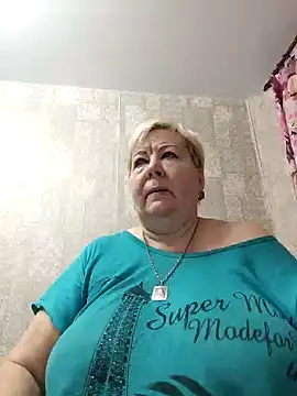 Snapshot of EffectFiona chatting on 01.23.25 EffectFiona online show from 01.23.25
