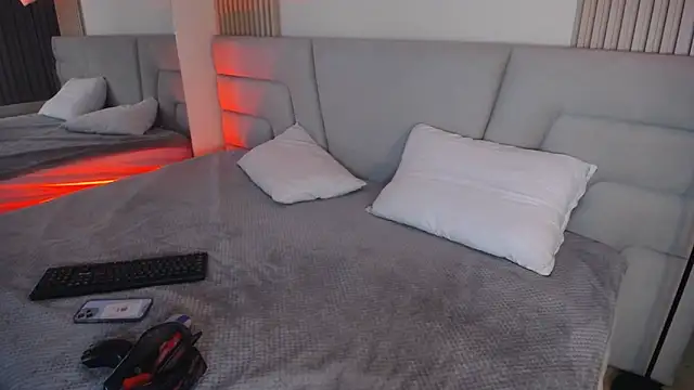 Miss Loise online show from 12.04.25