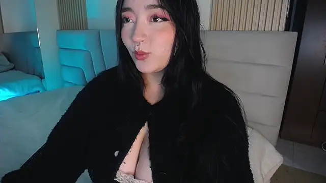 Snapshot of Miss_Loise chatting on 05.14.26 Miss Loise online show from 05.14.26