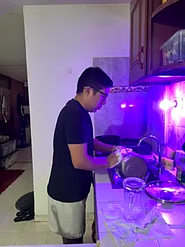 andrewmhilton  online show from 09.08.25