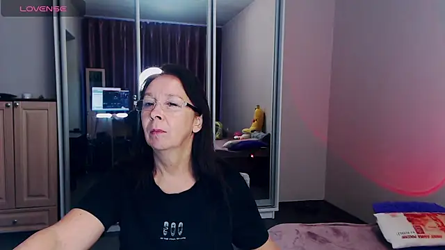 Snapshot of Celine_Faer1 chatting on 04.29.26 Celine Faer1 online show from 04.29.26