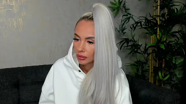 Snapshot of Bailey_Rush chatting on 02.17.25 Bailey Rush online show from 02.17.25