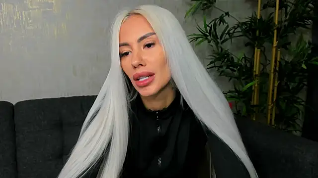 Snapshot of Bailey_Rush chatting on 03.19.25 Bailey Rush online show from 03.19.25