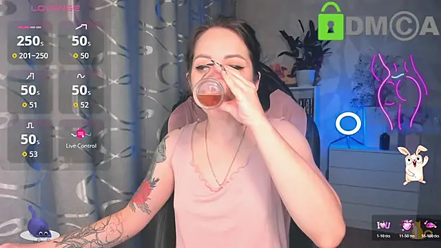 AnnyHoney  online show from 10.24.25