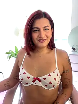 Snapshot of ari_artis chatting on 09.20.25 ari artis online show from 09.20.25