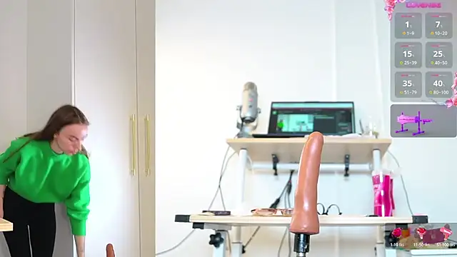 Snapshot of Miss69Ri99 chatting on 10.15.25 Miss69Ri99 online show from 10.15.25