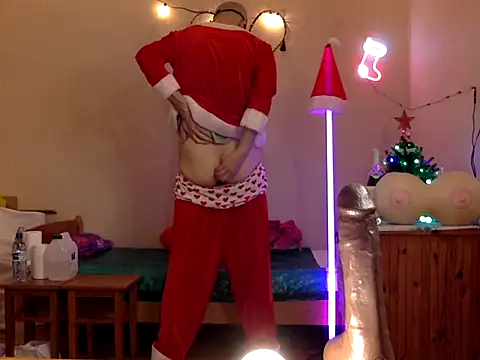 Snapshot of HandsomeAlfie chatting on 12.22.24 HandsomeAlfie online show from 12.22.24