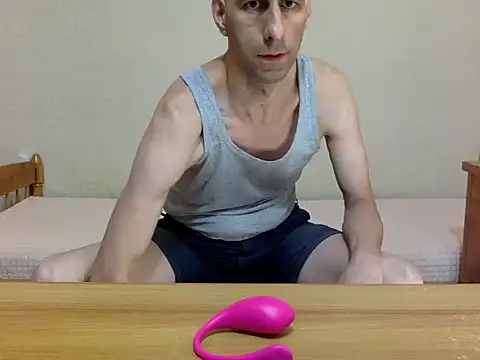 Snapshot of HandsomeAlfie chatting on 09.13.25 HandsomeAlfie online show from 09.13.25